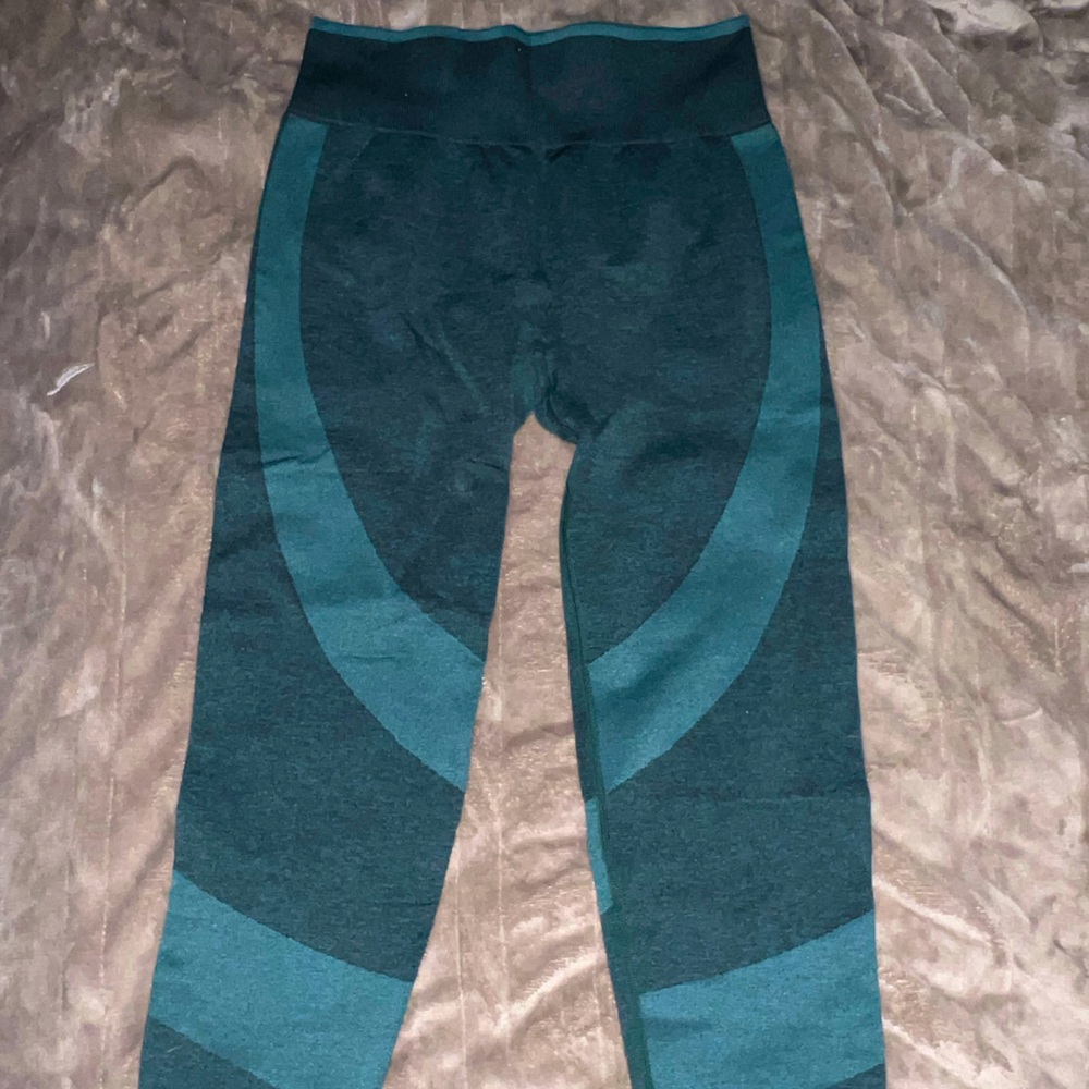 PINK workout leggings